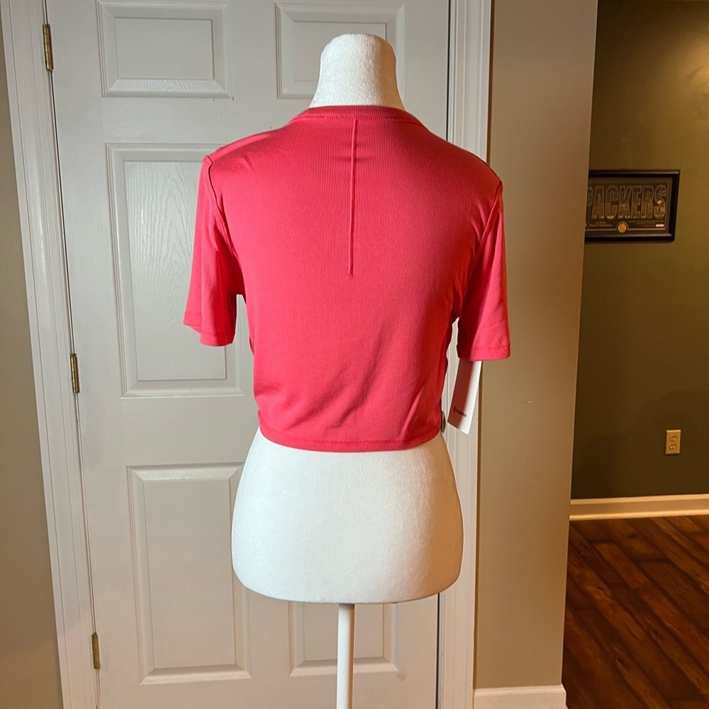 Lululemon Hold Tight Straight Hem Cropped T Shirt Glazed Pink NWT - Picture 2 of 5